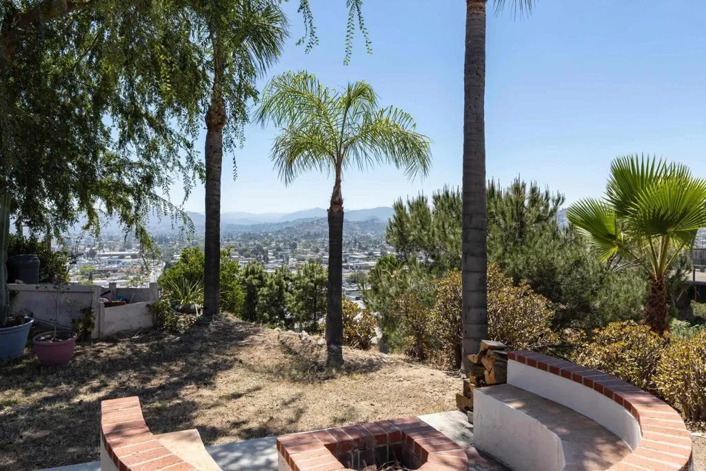 https://cdn.realtyfeed.com/cdn/127/306747020/528d548140eca08d9cbeeb8d5f733b2c.webp