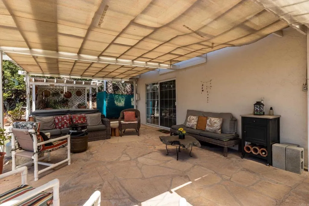 https://cdn.realtyfeed.com/cdn/127/306747020/92cc0418d28f963d5d55baeb31c6d560.webp