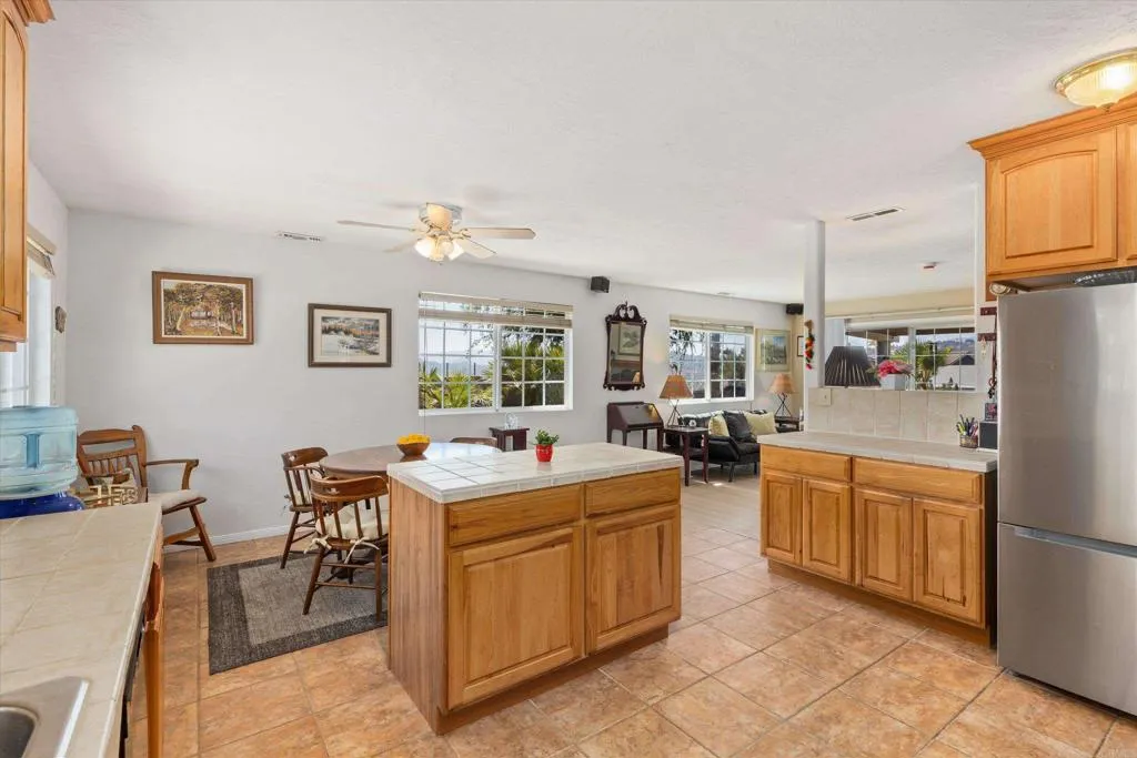 https://cdn.realtyfeed.com/cdn/127/306747020/a9598e33bb9470e5893509f79d34cb3d.webp