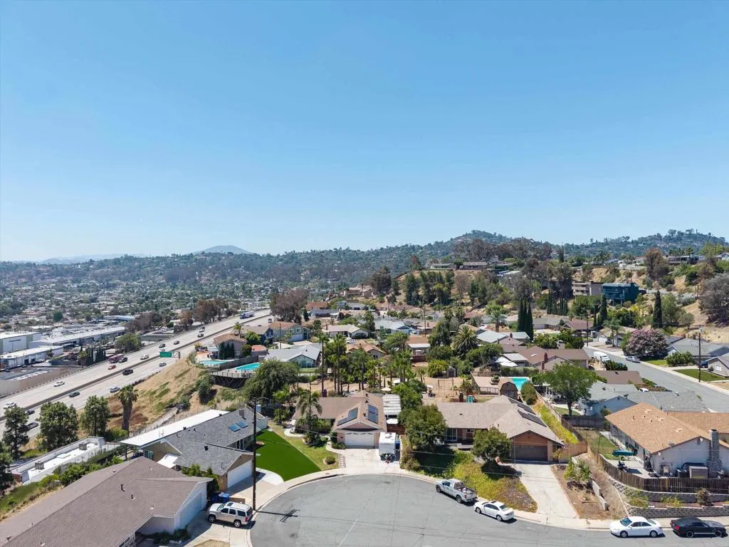 https://cdn.realtyfeed.com/cdn/127/306747020/b17cd9da8741d7b94cbc05eeb3fe705e.webp