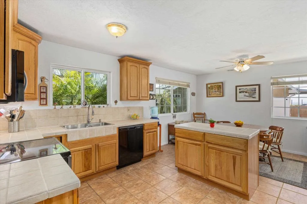 https://cdn.realtyfeed.com/cdn/127/306747020/c6c9c08f26db4a947f69e2eea20acf31.webp