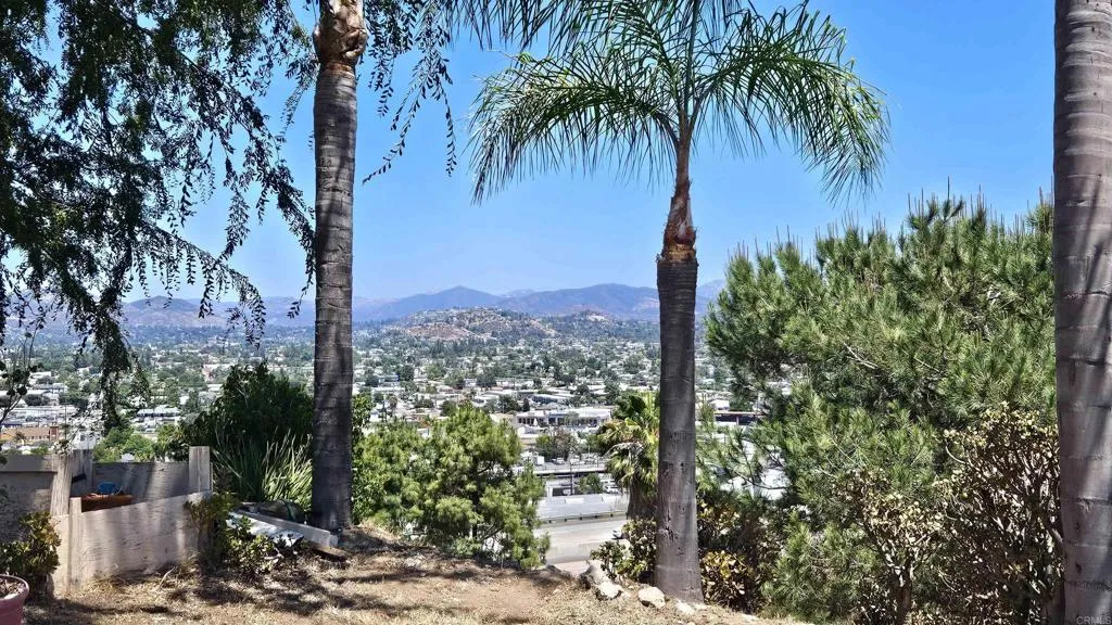 https://cdn.realtyfeed.com/cdn/127/306747020/f542aaa3385d13c24052fe9deab3120c.webp