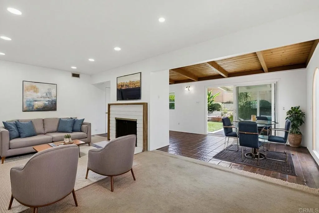 https://cdn.realtyfeed.com/cdn/127/306747021/95ee9a6b5c6d2a0d6b810b509e8923ae.webp