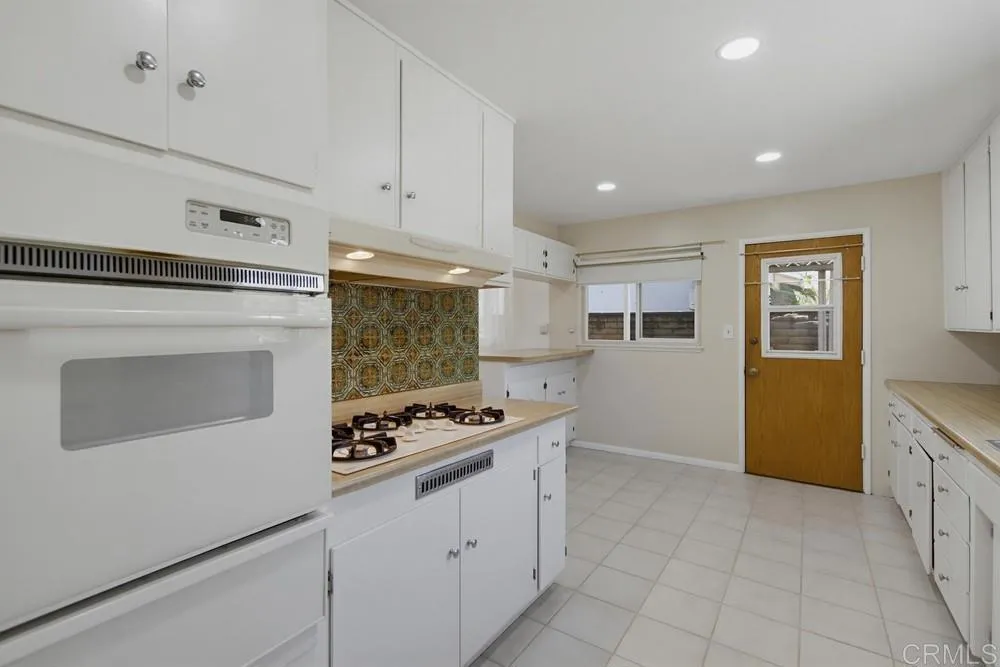 https://cdn.realtyfeed.com/cdn/127/306747021/b0bd5d187eb28810996b03e238a9dbe0.webp