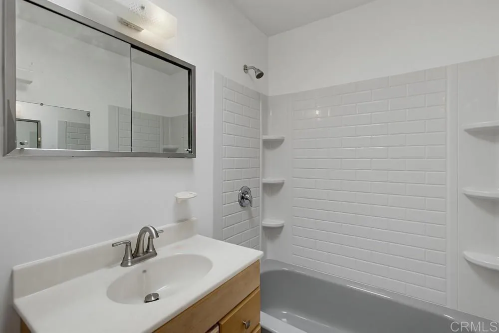 https://cdn.realtyfeed.com/cdn/127/306747021/e8057f8c7051eb710ddb06f87ac0f029.webp