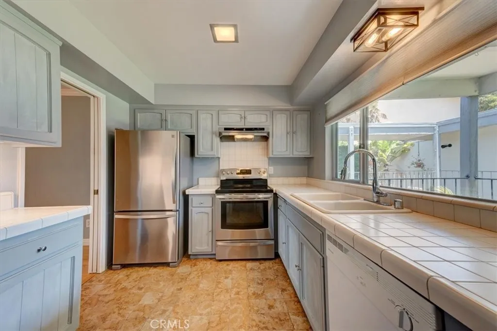https://cdn.realtyfeed.com/cdn/127/306747034/89602313f69d92e426fa16f6ce1055ff.webp