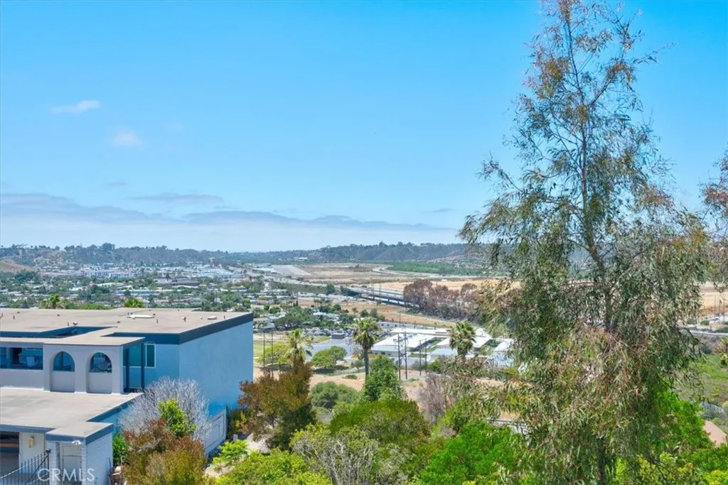 https://cdn.realtyfeed.com/cdn/127/306747034/c1b12e5e7fb1cd20b529ee9fe766f16a.webp
