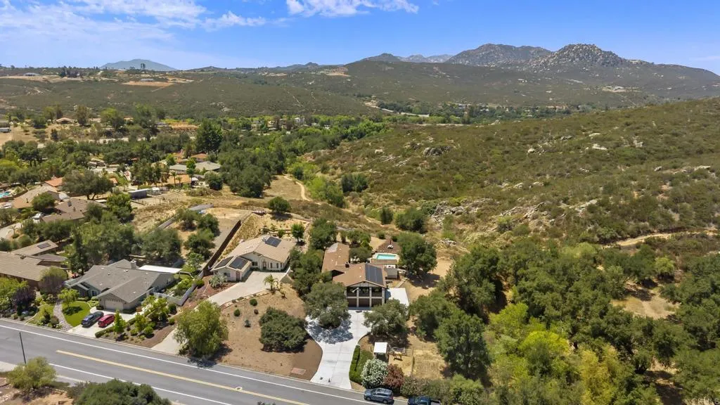 https://cdn.realtyfeed.com/cdn/127/306747068/4b792de40ccf4e7761beb715b3d023fd.webp