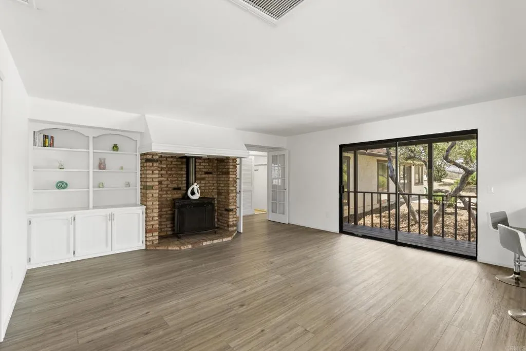 https://cdn.realtyfeed.com/cdn/127/306747068/65dd6c8c2a1cb5ad13592e55a8213563.webp