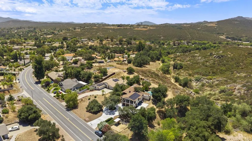 https://cdn.realtyfeed.com/cdn/127/306747068/83129e1f76f59dc889e7ae562d4ae260.webp