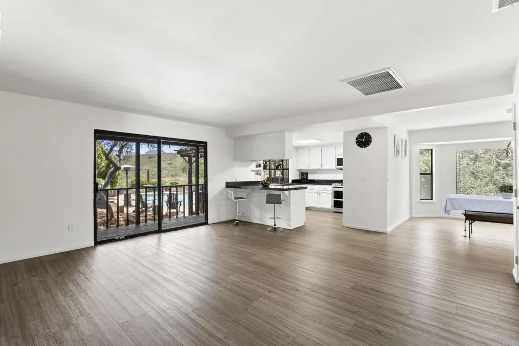 https://cdn.realtyfeed.com/cdn/127/306747068/c3e518ae54d109135597ac848d493bad.webp