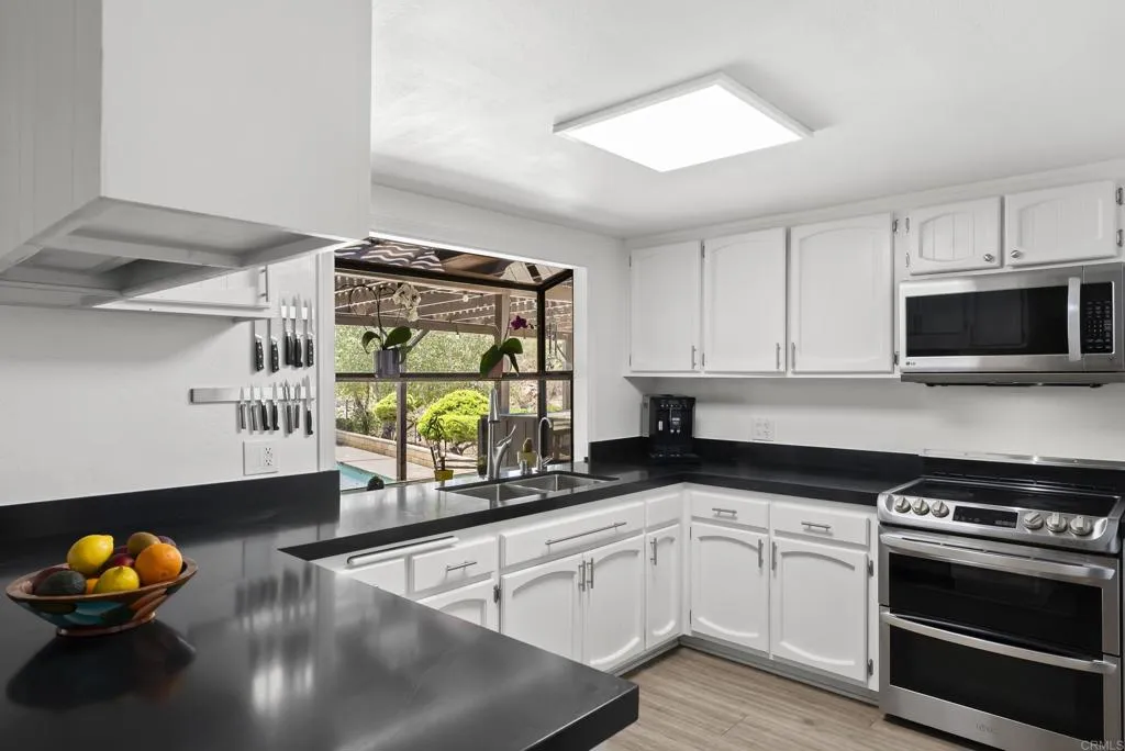 https://cdn.realtyfeed.com/cdn/127/306747068/e5a07e6b39c378f1176329ce2fdbbc8b.webp