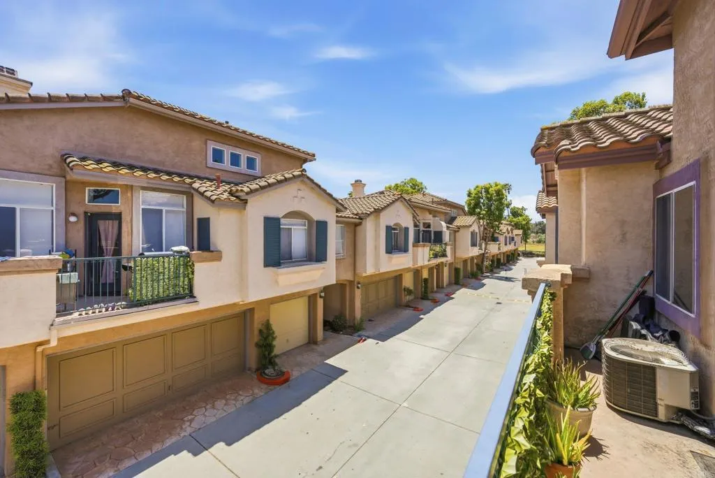 https://cdn.realtyfeed.com/cdn/127/306747099/b65b31343475350a4613b28b6b78ecbd.webp