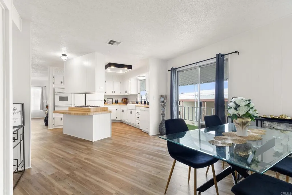 https://cdn.realtyfeed.com/cdn/127/306747158/dd51d3d23d8003fcf07074759ea8027d.webp