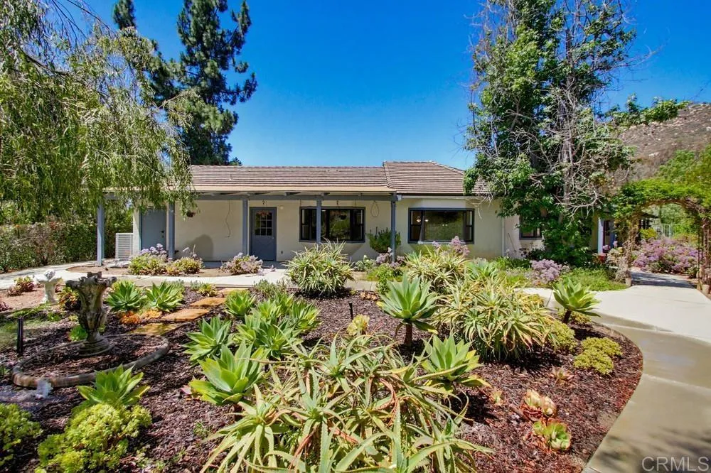 https://cdn.realtyfeed.com/cdn/127/306747167/3872f610e20d7018400ad5e80405025f.webp