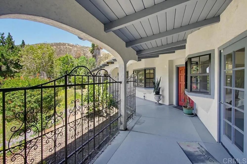https://cdn.realtyfeed.com/cdn/127/306747167/ccb3d8ff5dc6e55ab45a319436397e8f.webp