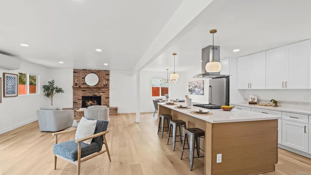 https://cdn.realtyfeed.com/cdn/127/306747179/706e9e3e32276fb376496264ef97686a.webp