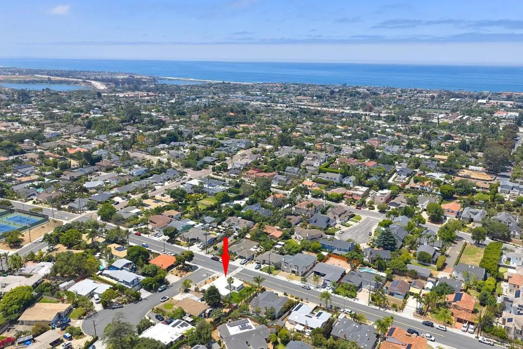 https://cdn.realtyfeed.com/cdn/127/306747216/86eb5b1331748e131a24561c43093c72.webp
