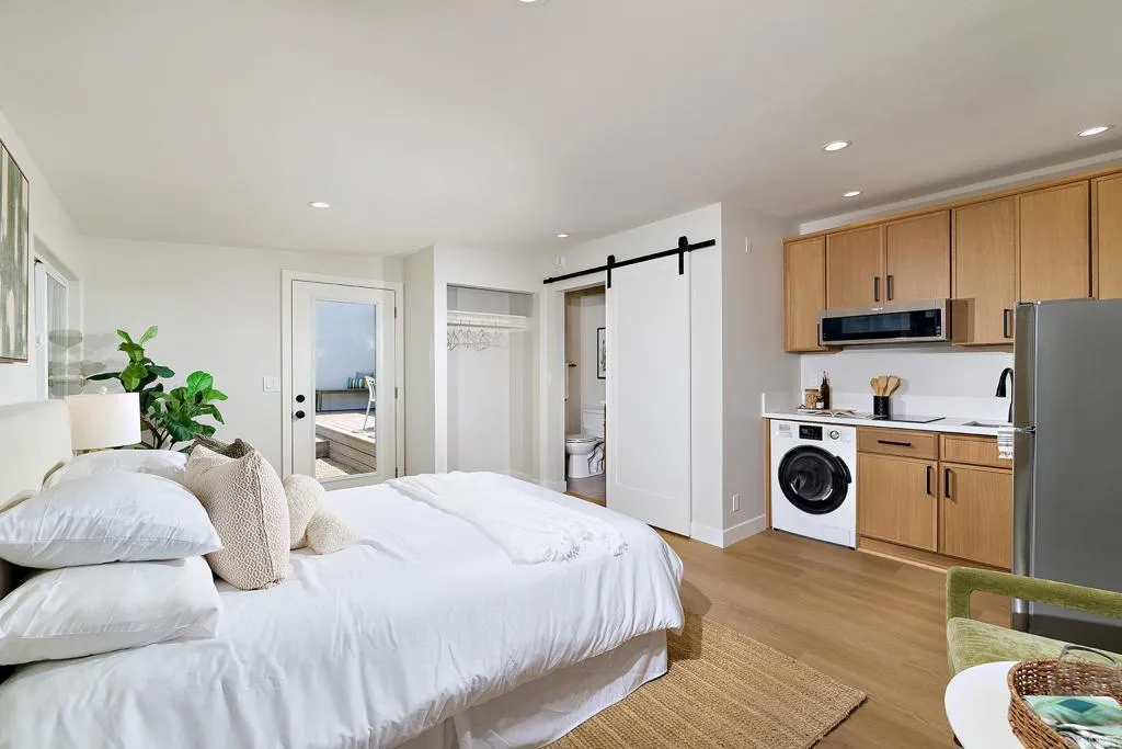 https://cdn.realtyfeed.com/cdn/127/306747216/ffe74bcf8269be4af975b151d2a72f95.webp
