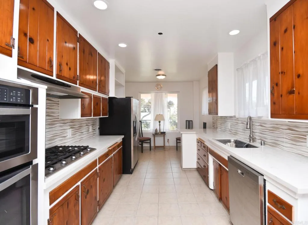 https://cdn.realtyfeed.com/cdn/127/306747218/57bdaaa4558c08654e84f71324ad0b45.webp
