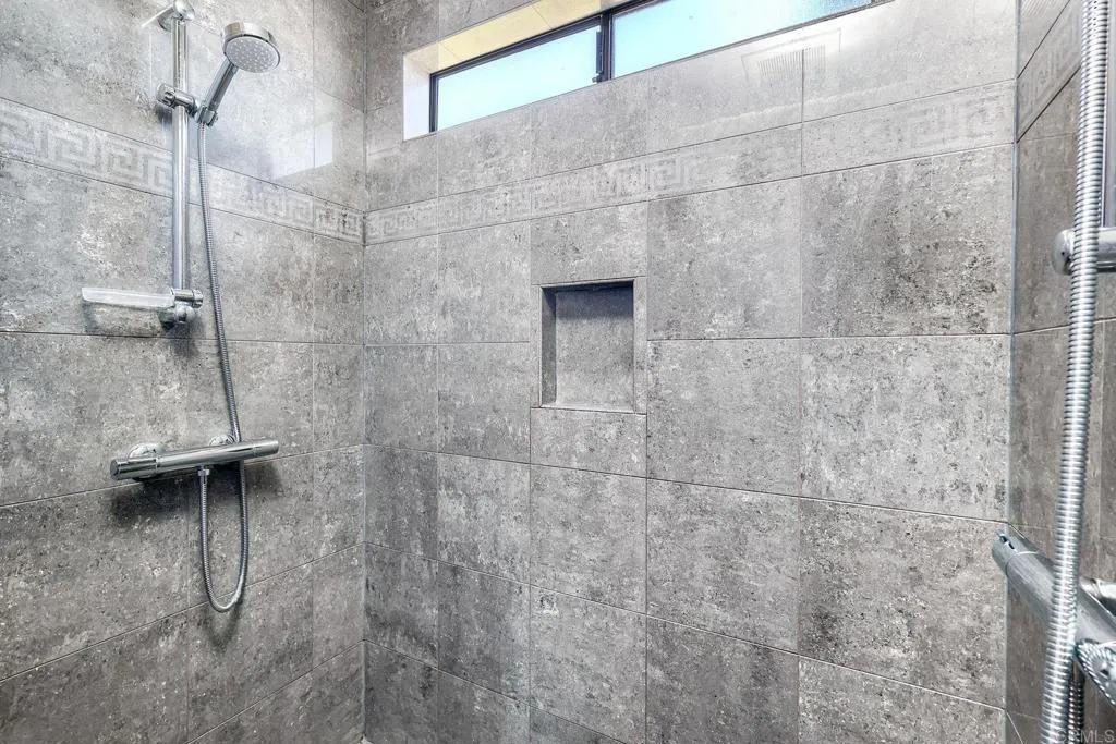 https://cdn.realtyfeed.com/cdn/127/306747220/0b40e1c4356b7d5774a005e2ac249d4a.webp