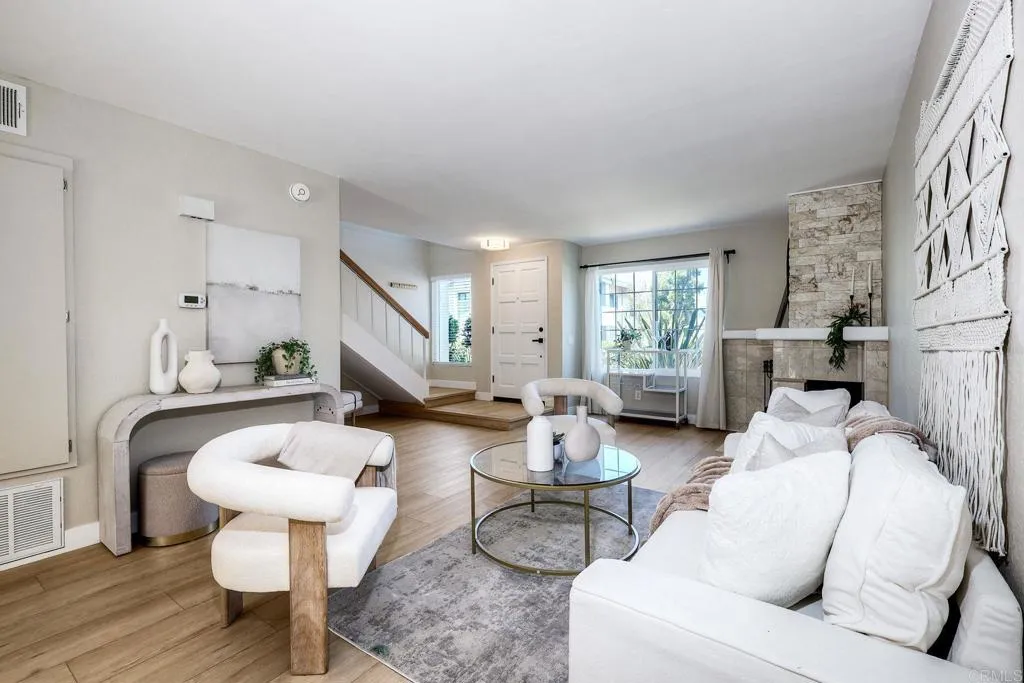 https://cdn.realtyfeed.com/cdn/127/306747220/a33146ebc90e40b52af9dc113010381a.webp