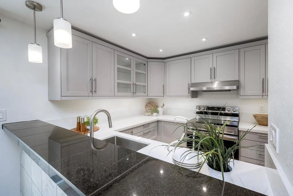 https://cdn.realtyfeed.com/cdn/127/306747220/cf7be7044f6d485db5eb31eeede91a7f.webp