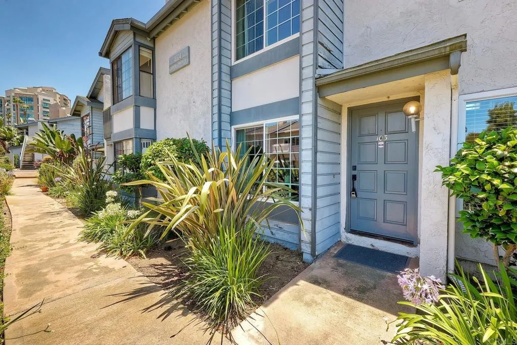 https://cdn.realtyfeed.com/cdn/127/306747220/f68788b489c72d2750050641052ff4b4.webp