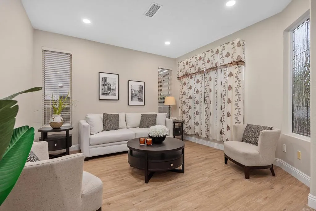 https://cdn.realtyfeed.com/cdn/127/306747224/55a44d1faeab40dcc11319b86e2c274f.webp