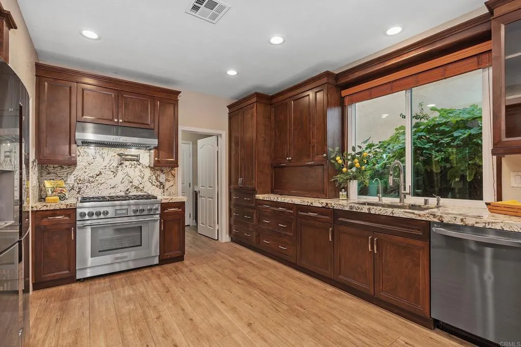 https://cdn.realtyfeed.com/cdn/127/306747224/99fca906fa1ecdaeef598f071894d079.webp