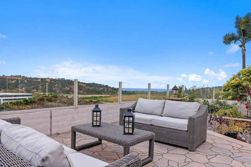 https://cdn.realtyfeed.com/cdn/127/306747224/cb7e272a42bf35056b4d9945c211602b.webp