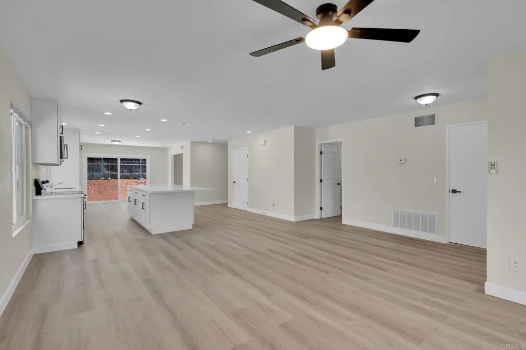 https://cdn.realtyfeed.com/cdn/127/306747234/f691845e8493984d00027cba8fa6412c.webp