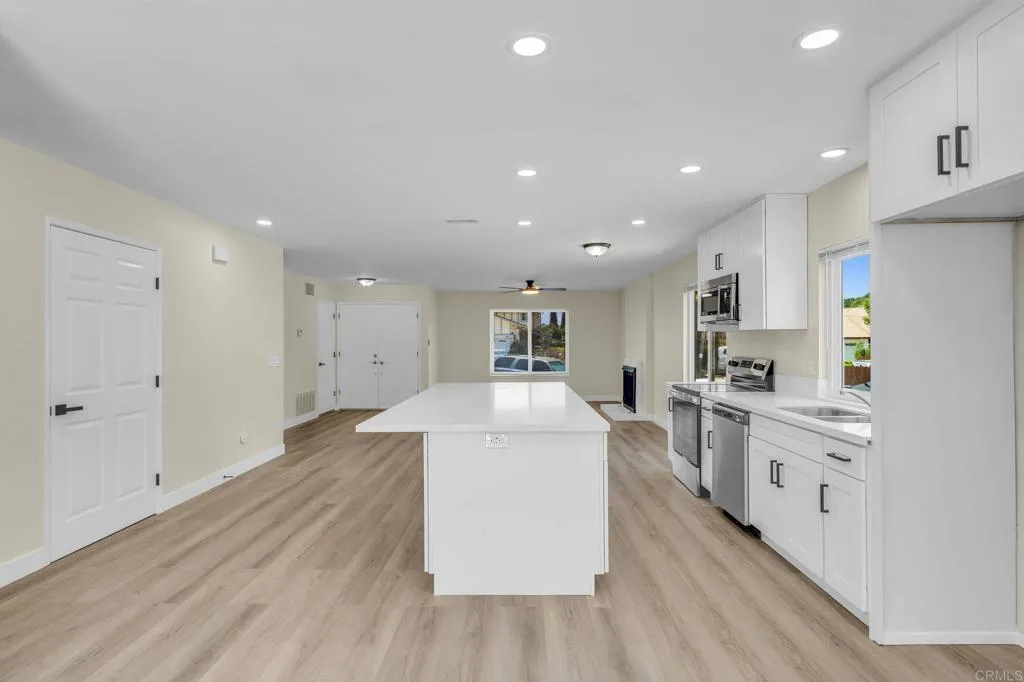 https://cdn.realtyfeed.com/cdn/127/306747234/fda4479b860116ff27c09b4b494ca80f.webp
