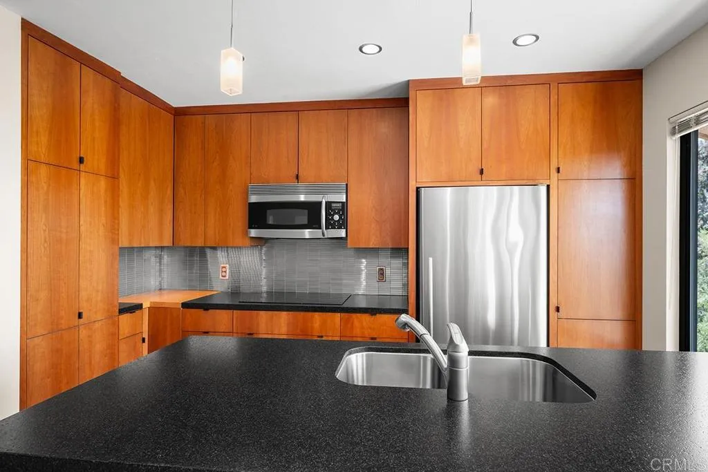https://cdn.realtyfeed.com/cdn/127/306747238/a852104a4fbc6efd03cb06a8299468b5.webp
