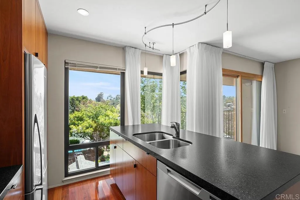 https://cdn.realtyfeed.com/cdn/127/306747238/aa56f39589db10660614459b276f42bf.webp