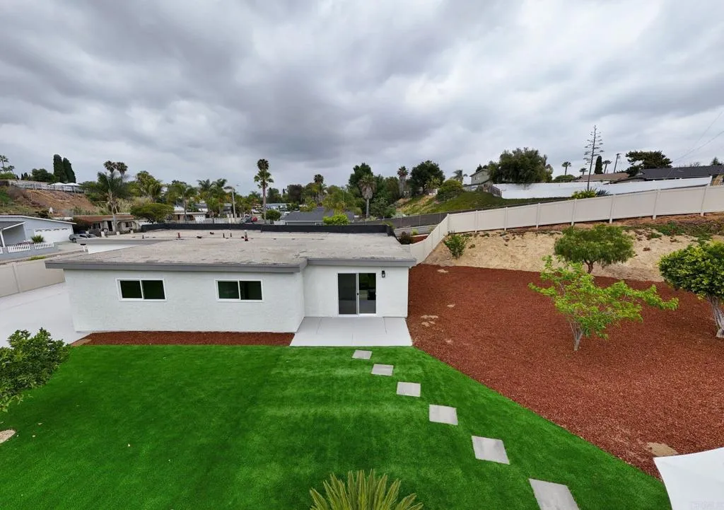 https://cdn.realtyfeed.com/cdn/127/306747239/fbd1e8a1f62f84467edd2473492bb501.webp