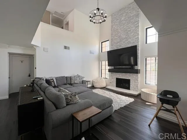 https://cdn.realtyfeed.com/cdn/127/306747271/0957971b028c131db194aa3b4a105f4c.webp