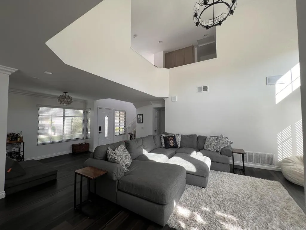 https://cdn.realtyfeed.com/cdn/127/306747271/ce6160d352d25b759a9b220ea5e0ab3b.webp
