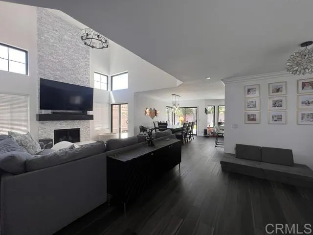 https://cdn.realtyfeed.com/cdn/127/306747271/ebdf450483c523335a790912adb76b5a.webp