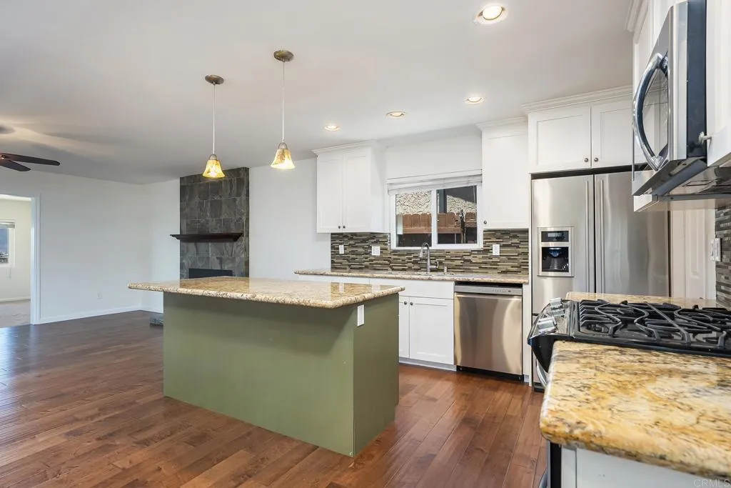 https://cdn.realtyfeed.com/cdn/127/306747290/60cb6947b239e677f34ee6e6ce11256a.webp