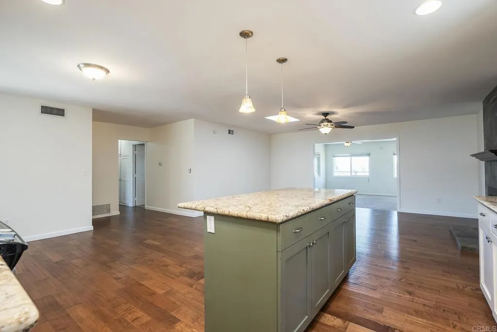 https://cdn.realtyfeed.com/cdn/127/306747290/7e452d6e09450e00cf75eb460f276e20.webp