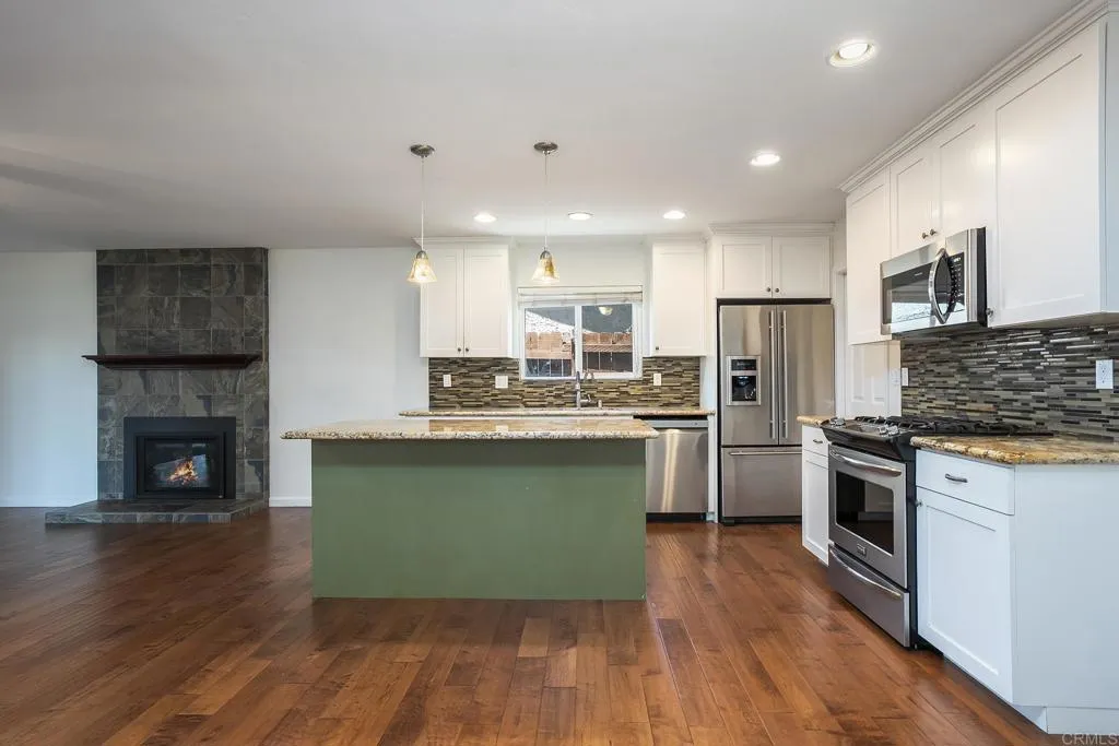 https://cdn.realtyfeed.com/cdn/127/306747290/a28b7cd86038960ff0b0a044e0aa4438.webp