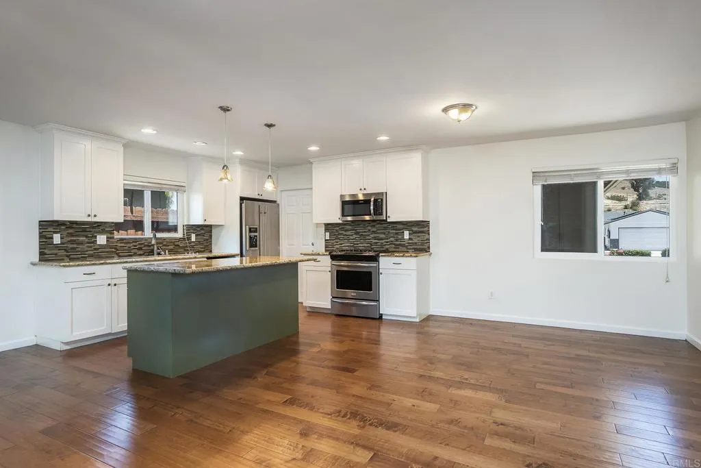 https://cdn.realtyfeed.com/cdn/127/306747290/ffd74708bcadbbd7439550b69d2d253c.webp