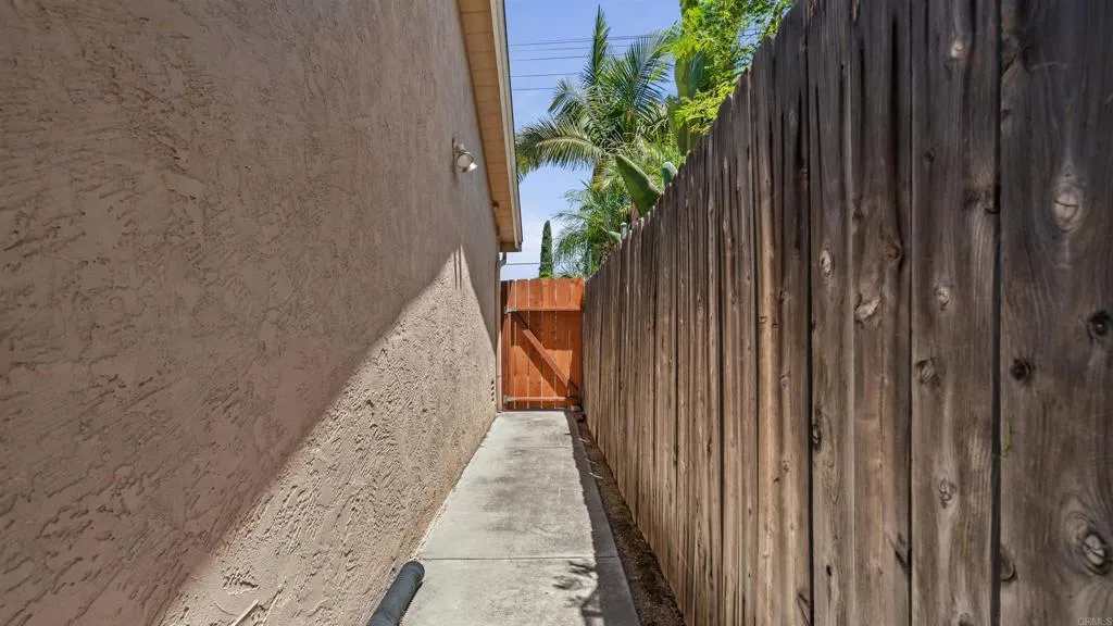 https://cdn.realtyfeed.com/cdn/127/306747311/dcd2a754451b8d8a1f7710a5dea1bd2f.webp