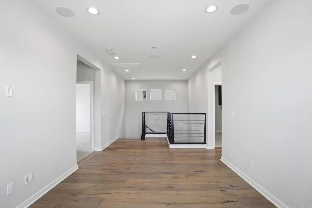 https://cdn.realtyfeed.com/cdn/127/306747312/2d873bd187df8fb97933ff9906042a2f.webp
