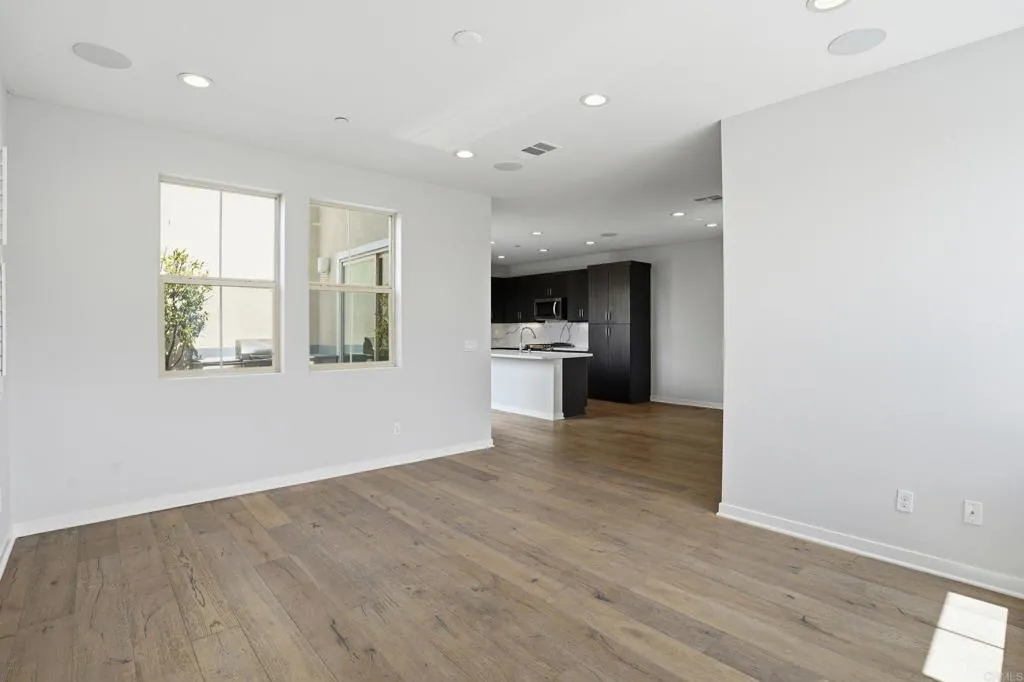 https://cdn.realtyfeed.com/cdn/127/306747312/553682a3b938dcdb067a3d8711dc00a0.webp