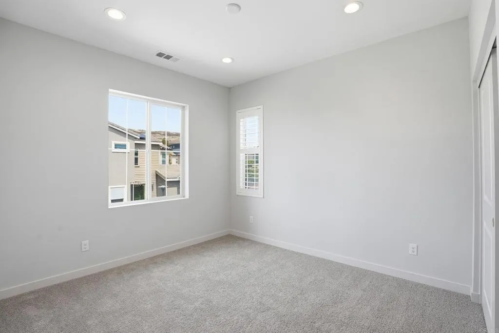 https://cdn.realtyfeed.com/cdn/127/306747312/69bd73b73785945527e84238b6c48bee.webp