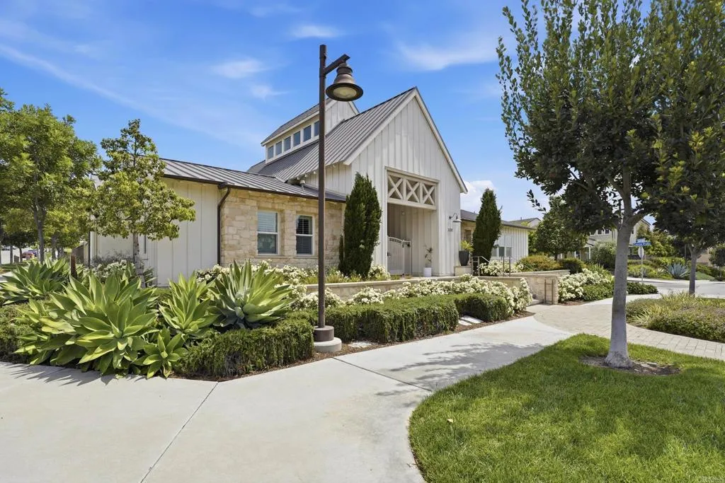 https://cdn.realtyfeed.com/cdn/127/306747312/6e320075baf8e2cb98852c0ee3af2143.webp