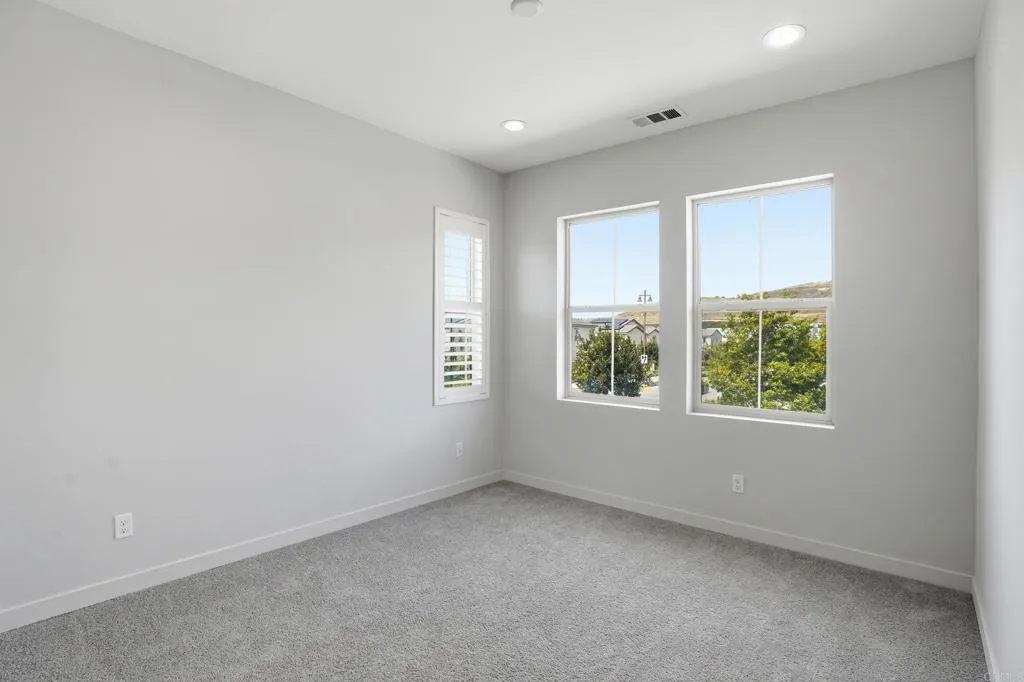 https://cdn.realtyfeed.com/cdn/127/306747312/cb17b91c9c7a57021edc5245f7803b0c.webp