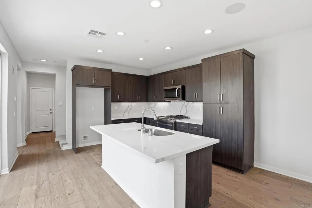 https://cdn.realtyfeed.com/cdn/127/306747312/d5b27dc278faa6d81686b27e27540d28.webp